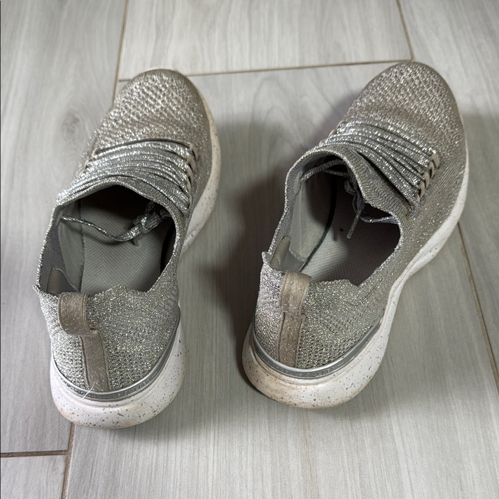 APL Techloom Breeze Silver Sneakers - Picture 5 of 8